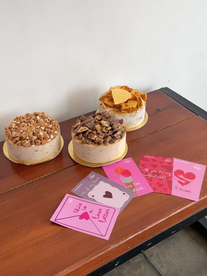 Ice cream cakes with love notes